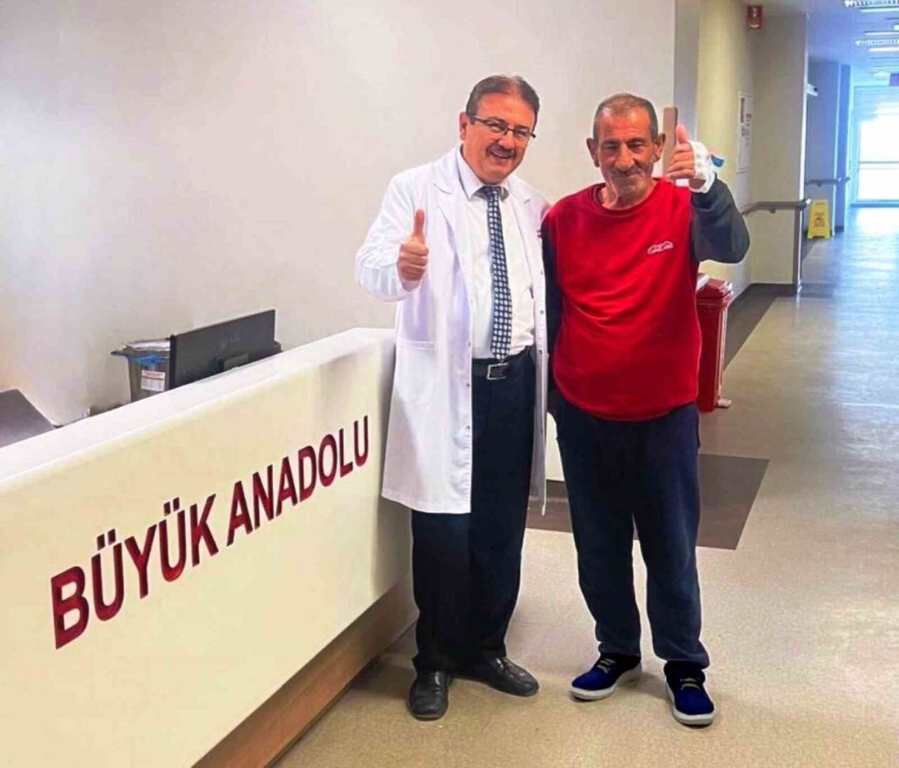 Sol böbreküstü bezinde kitle bulunan Artvinli hasta, Samsun’da gerçekleştirilen başarılı