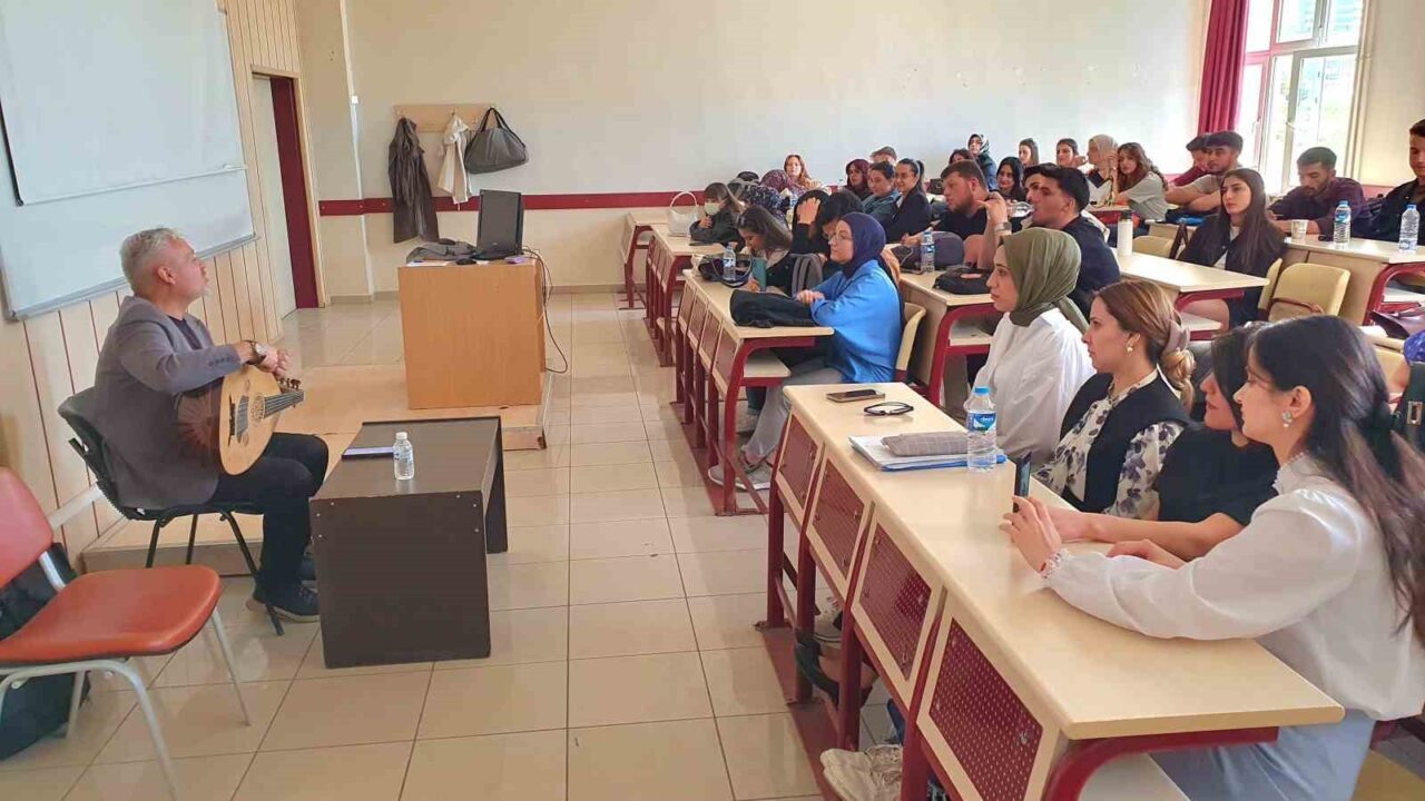 Atatürk Üniversitesi Turizm Fakültesi öğrencileri bestekâr, musikişinas ve ses sanatçısı