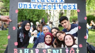 Atatürk Üniversitesi, 2025 Bahar Şenliği kapsamında düzenlediği birbirinden renkli etkinliklerle