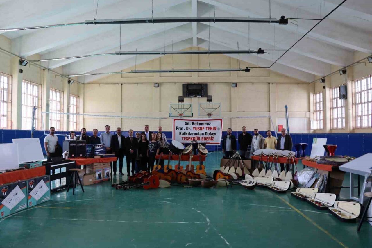 Erzurum’un Oltu ilçesindeki ortaokul ve liselere müzik ve resim atölyeleri