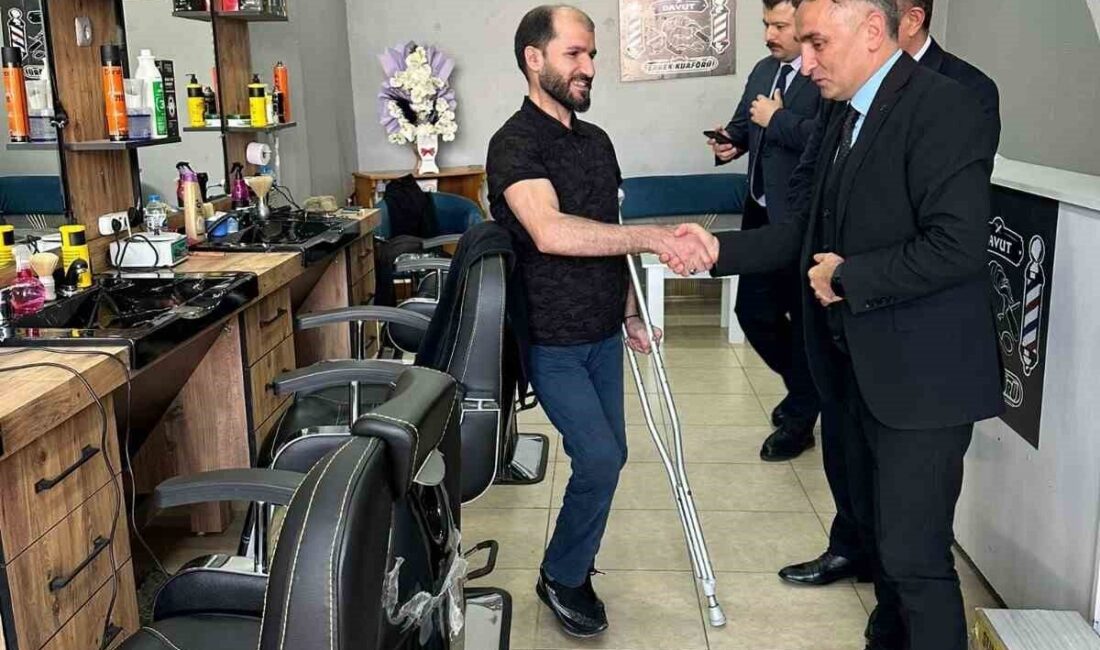 Türkiye İş Kurumu Erzurum İl Müdürü Abdulkadir Mutlu ve beraberindeki