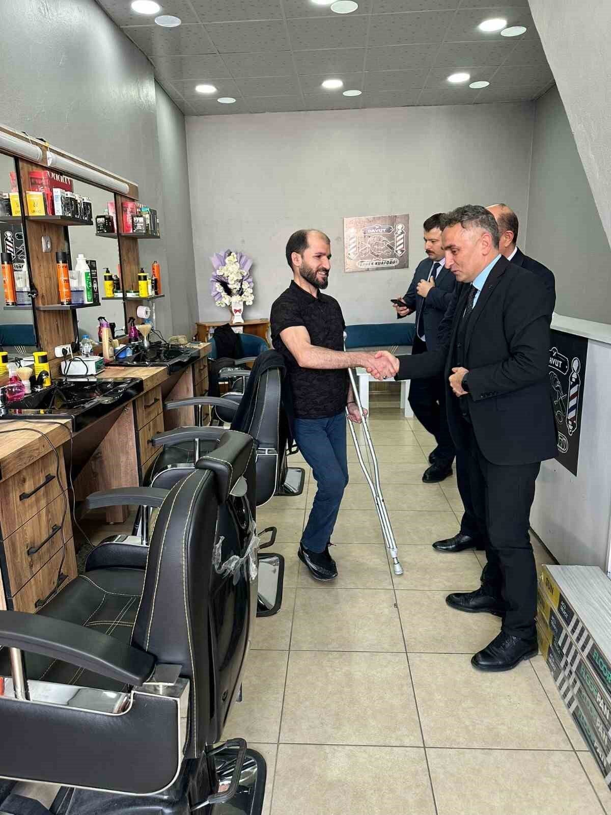 Türkiye İş Kurumu Erzurum İl Müdürü Abdulkadir Mutlu ve beraberindeki