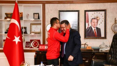 Trabzon Büyükşehir Belediye Başkanı Ahmet Metin Genç, Down Sendromlu Basketbol