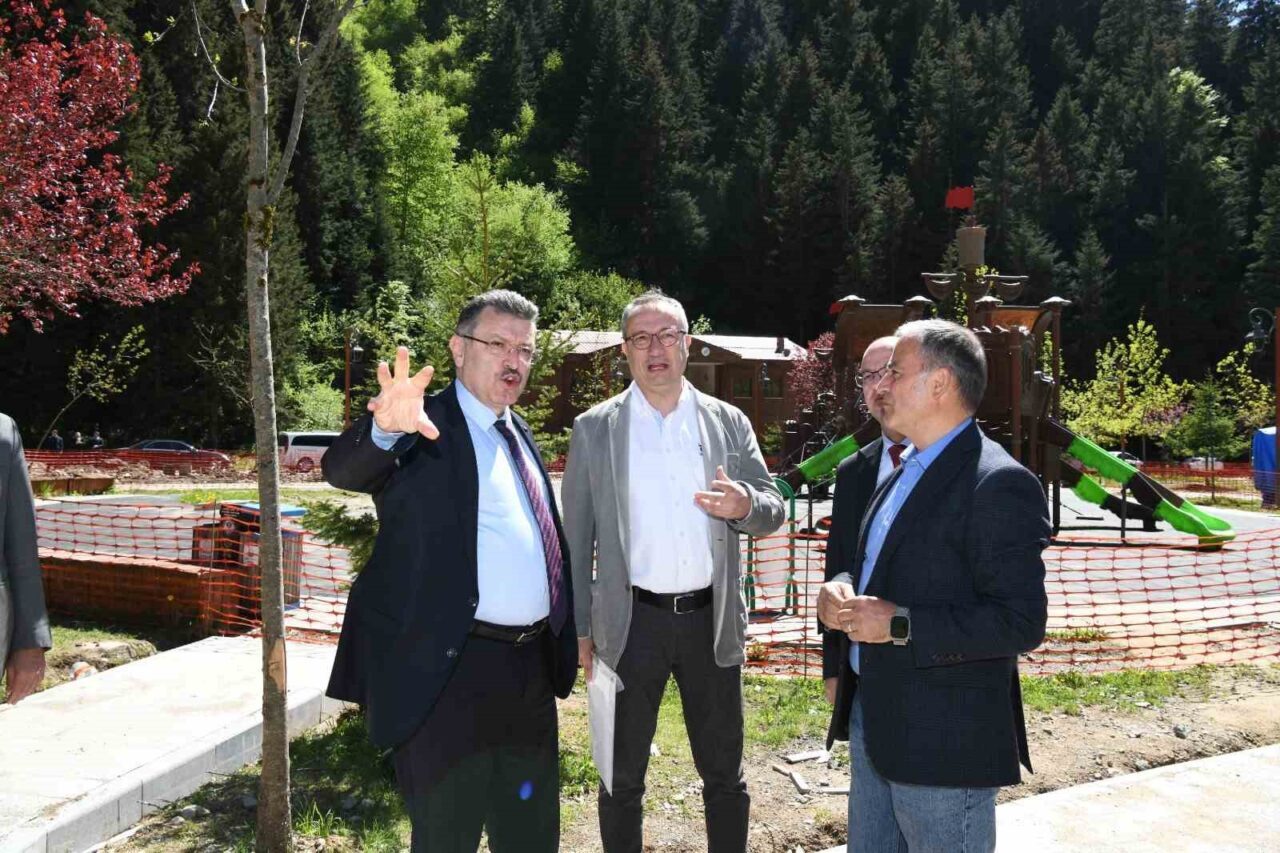 Trabzon Büyükşehir Belediye Başkanı Ahmet Metin Genç, doğa harikası olan