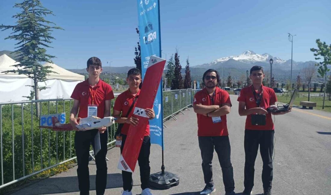 Uluslararası MEB Robot Yarışması’na katılan Bayburt Anadolu İmam Hatip Lisesi