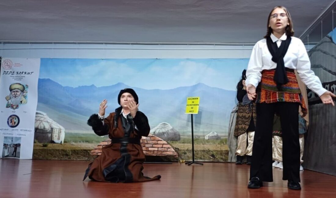 Türk dünyasının bilge atası Dede Korkut’un hikayeleri, öğrenciler tarafından sahneleniyor.