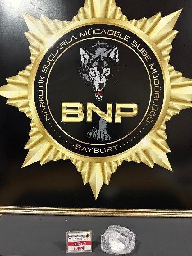 Bayburt’ta polisin şüphe üzerine durduğu bir şahsın üzerinde yapılan aramada,