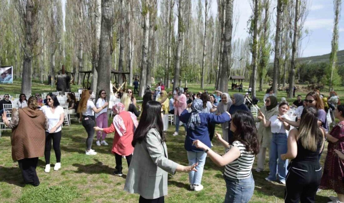 Hemşireler Haftası dolayısıyla Bayburt Devlet Hastanesi tarafından etkinlik düzenlendi. Bayburt