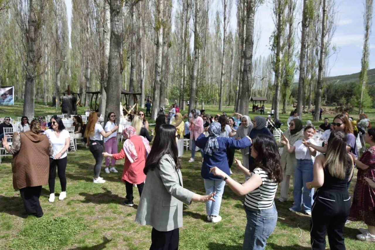Hemşireler Haftası dolayısıyla Bayburt Devlet Hastanesi tarafından etkinlik düzenlendi. Bayburt