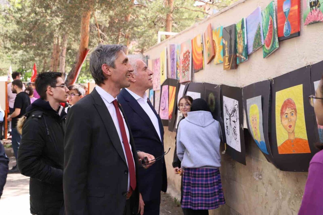 Bilim Fuarları Destekleme Programı kapsamında Bayburt Ortaokulu ve Bayburt İmam