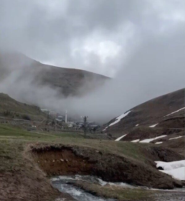 Bayburt’un Aydıntepe ilçesine bağlı 2 bin 300 rakımlı Dumlu köyünün
