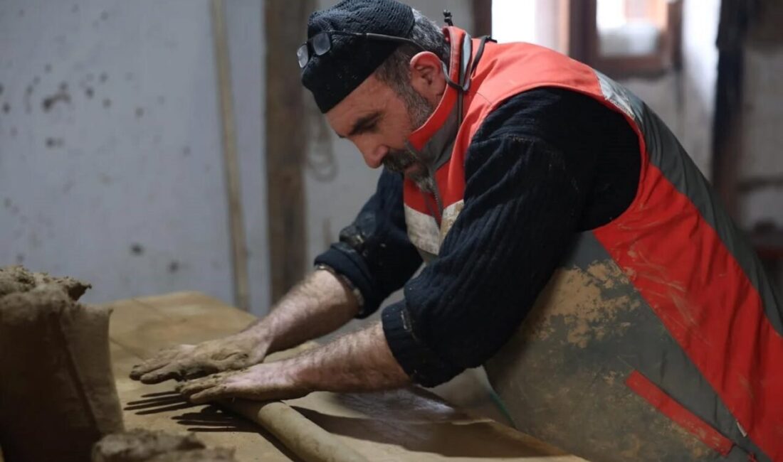 Bayburt’ta 45 yılı aşkın zamandır tandır işiyle uğraşan, Türkiye’nin çeşitli
