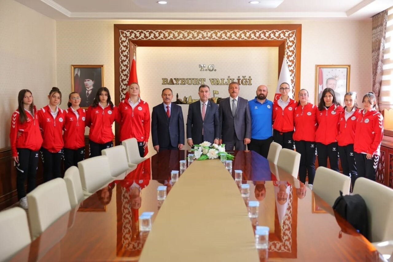 16-23 Mayıs tarihleri arasında İzmir’de düzenlenecek olan Küçük Kızlar Türkiye