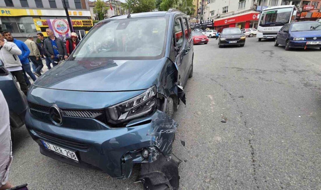 Zonguldak’ın Ereğli ilçesinde meydana gelen trafik kazasında beton mikseri ile