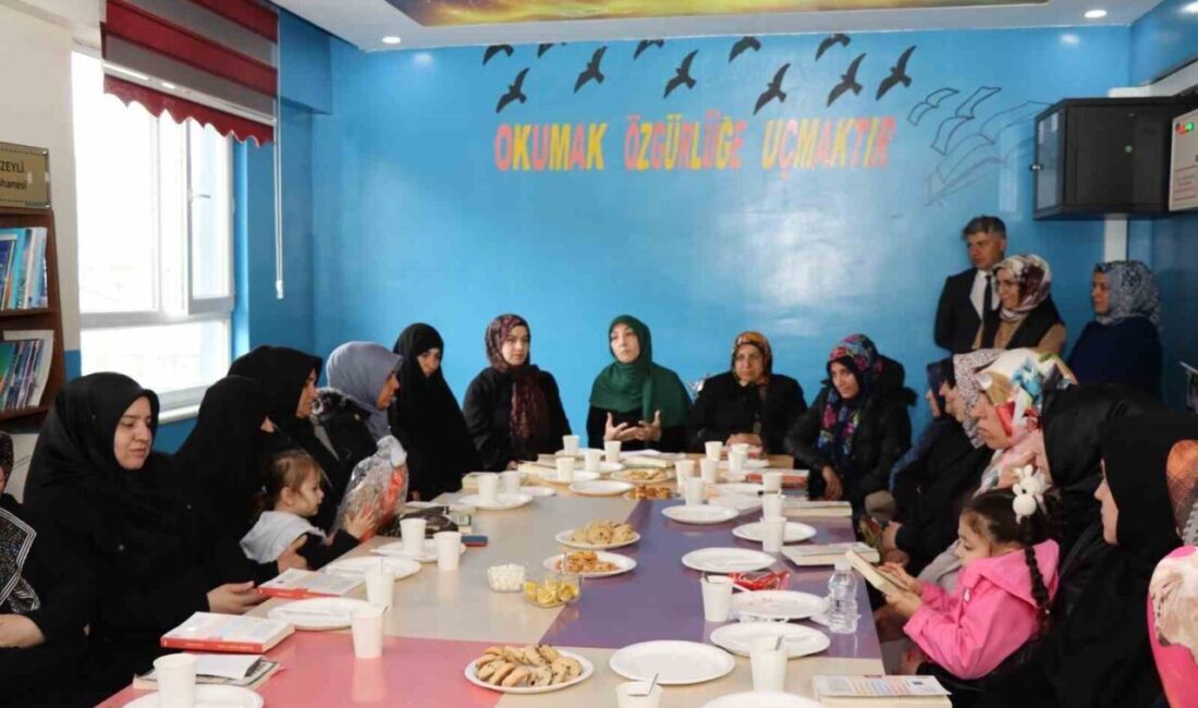 Erzurum’un Oltu ilçesi Atatürk İlkokulu’ndan bu defa çocuklar değil velilere