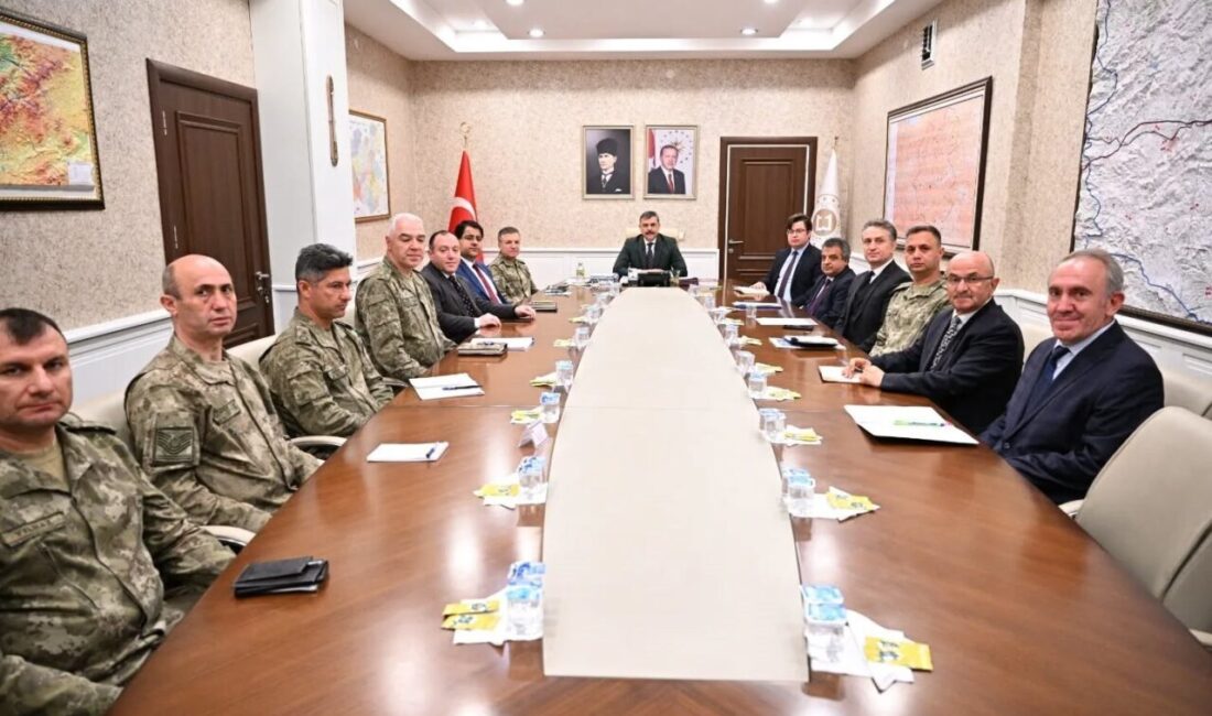 Vali Mustafa Çiftçi başkanlığında, 9. Kolordu ve Garnizon Komutanı Tümgeneral