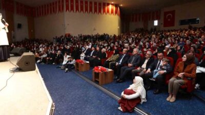 Erzurum Büyükşehir Belediyesi’nin ‘2025 Aile Yılı’ kapsamında düzenlediği “Ailede Rol