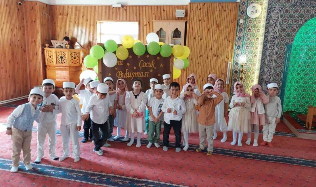 Erzincan’da camii çocuk buluşması gerçekleştirildi. “Şehirlerin Kalbi Camii’de Buluşalım” projesi