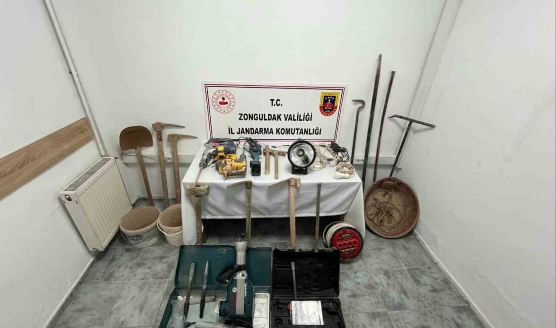 Zonguldak İl Jandarma Komutanlığı ekiplerince Çaycuma ilçesinde kaçak kazı yapan