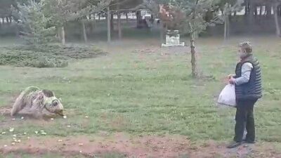 Erzincan’ın Refahiye ilçesi Dumanlı Yaylası’nda sağlık personeli Serkan Kelle, Çemşit