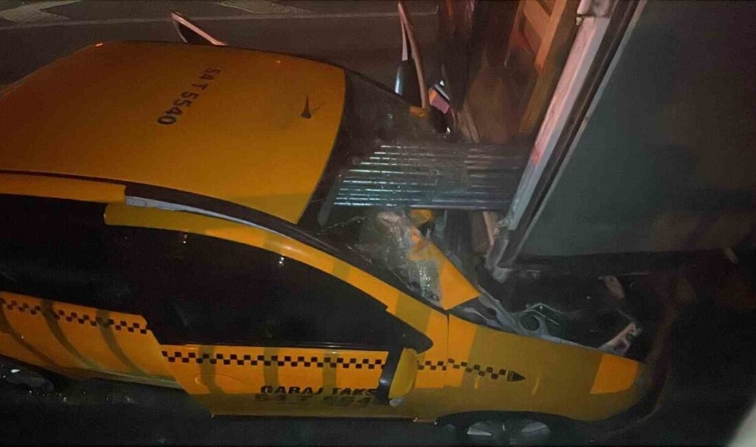 Sakarya’nın Pamukova ilçesi D-650 kara yolunda kamyonete adeta ok gibi