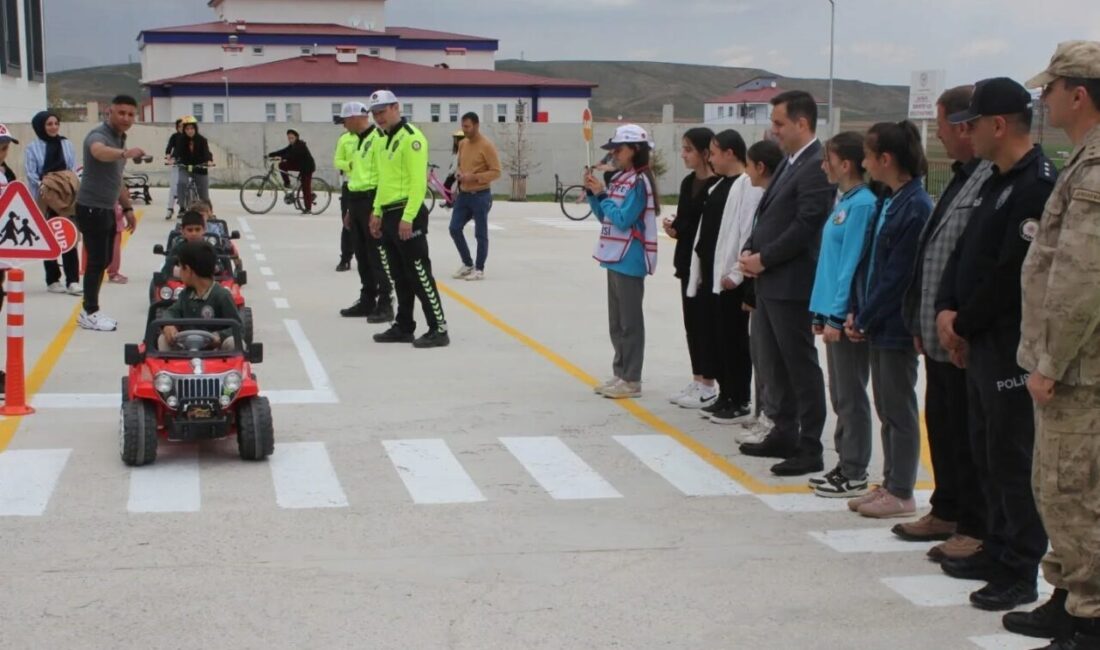 Karayolu Trafik Haftası etkinlikleri kapsamında toplumda trafik kültürünün oluşturulmasına katkı