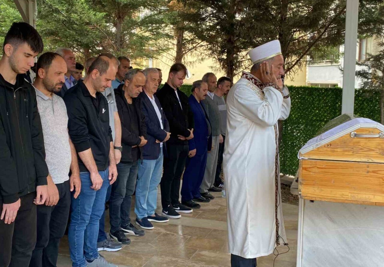 Kocaeli’nin İzmit ilçesinde mesire alanında girdiği derede boğularak hayatını kaybeden