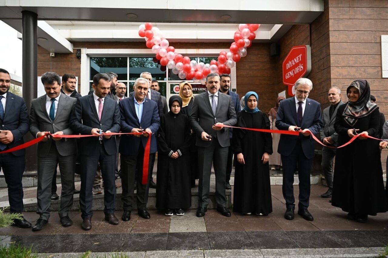 Erzurum Valisi Mustafa Çiftçi, gençlere yönelik rehberlik faaliyetlerinin yürütülmesi amacıyla