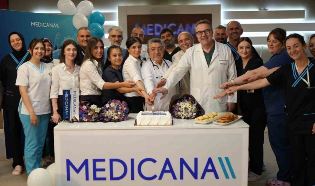 Samsun’da kalp damar cerrahları, meslek yaşamlarında 10 bininci kalp ameliyatına