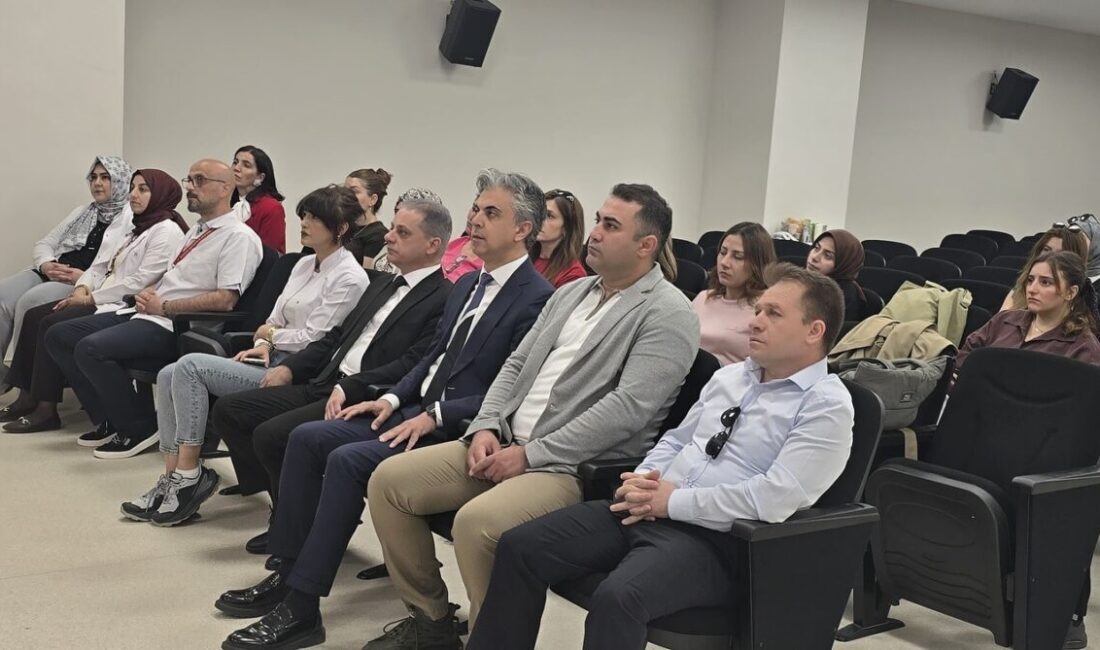 Erzincan İl Sağlık Müdürlüğünce ebelik eğitimlerinin güçlendirmesi kapsamında eğitim düzenlendi.