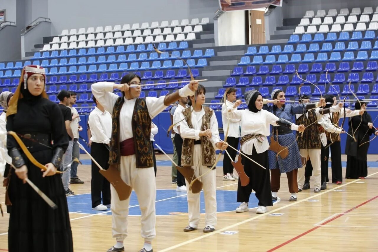 Erzincan Binali Yıldırım Üniversitesi (EBYÜ) Binicilik ve Geleneksel Türk Okçuluğu