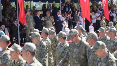 Erzincan’da 54 engelli birey, bir günlüğüne askerlik yapmanın gururunu ve
