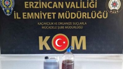 Erzincan’da bir eve yapılan baskında 8 litre kaçak içki ele