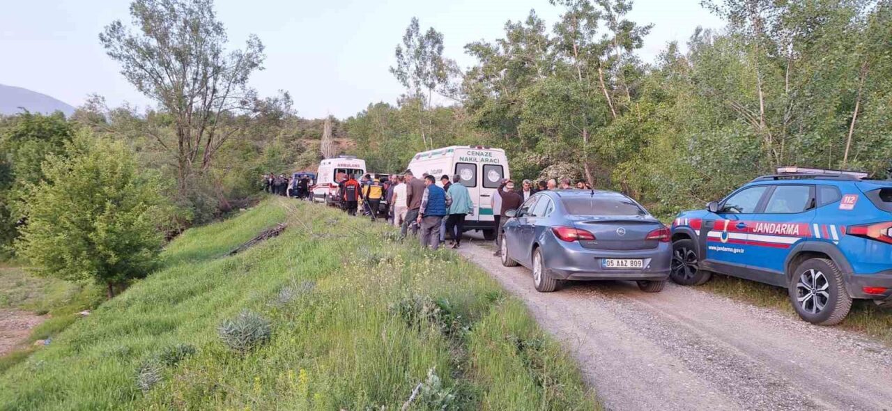 Erzincan’da, devrilen traktörün altında kalan sürücü hayatını kaybetti. Turgay Polat