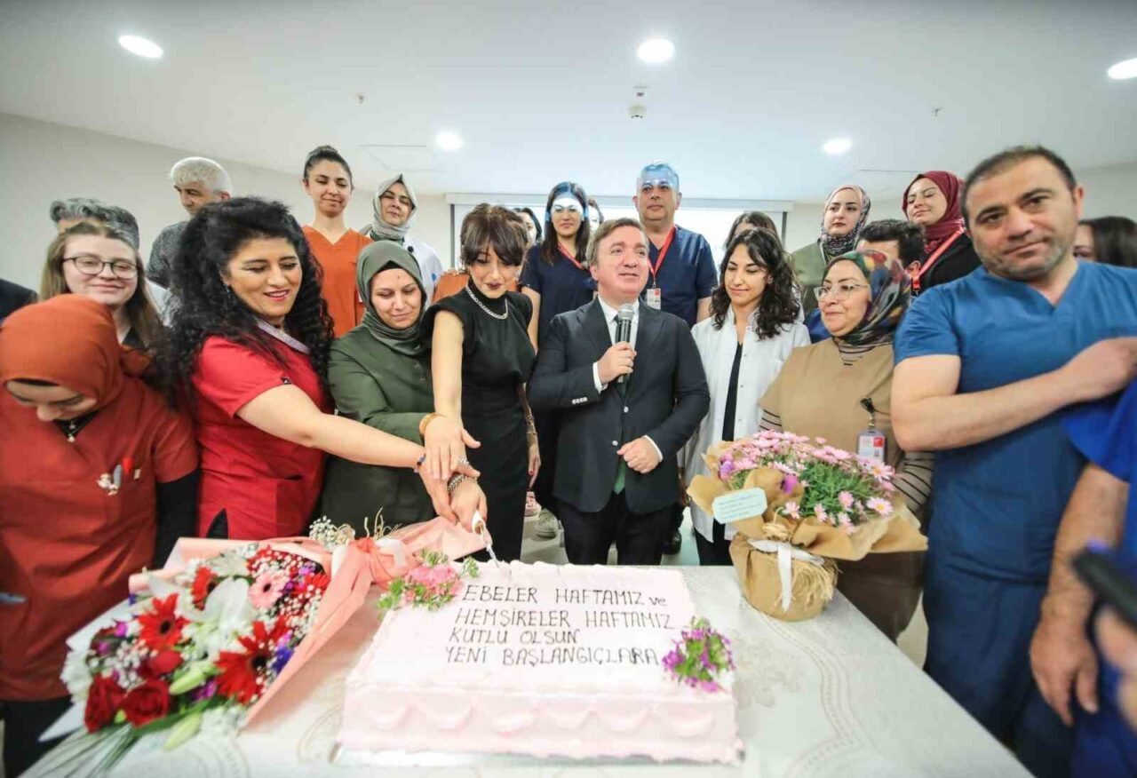 Erzincan’da Ebeler ve Hemşireler Haftası Mengücek Gazi Eğitim ve Araştırma