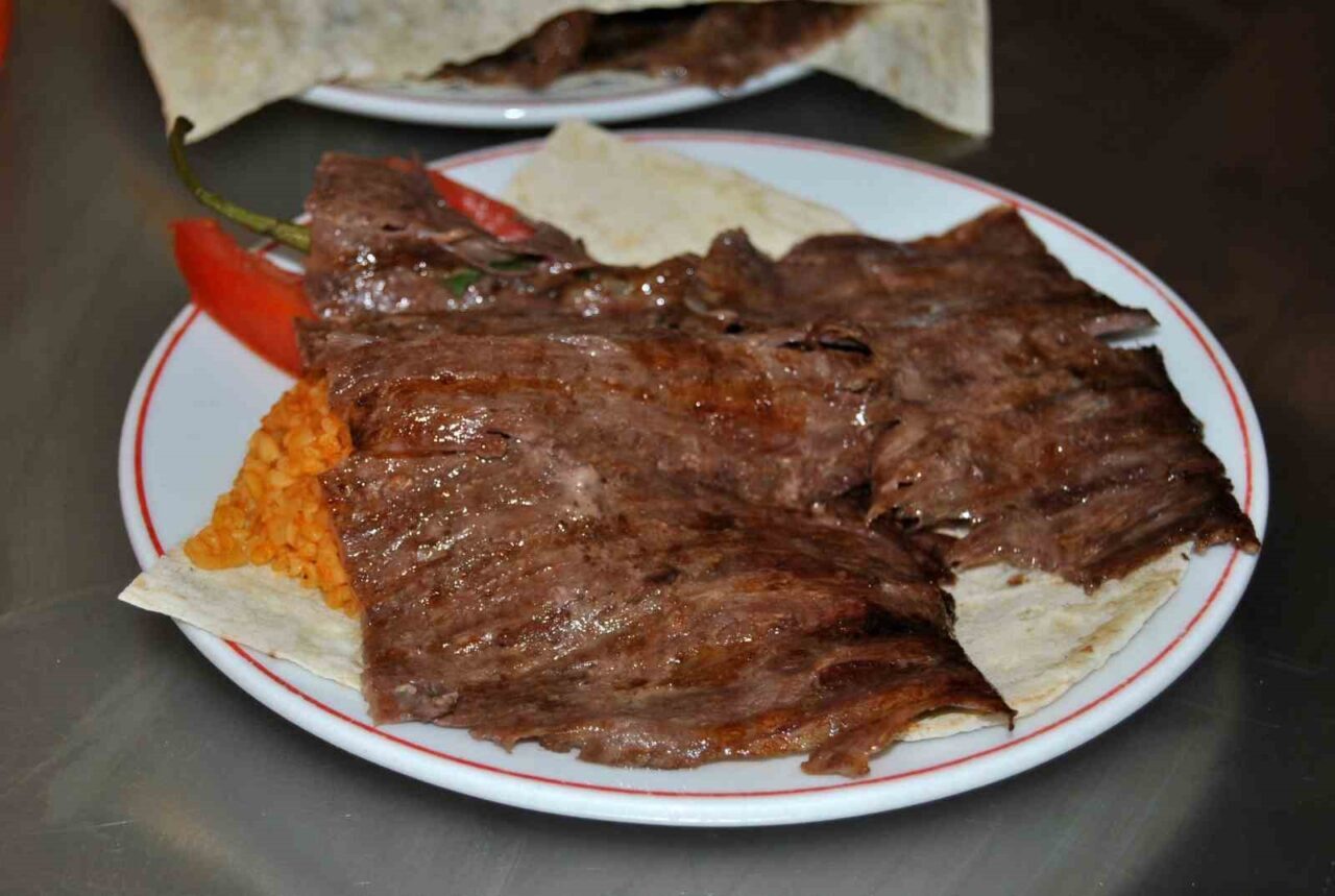 Erzincan’da bir süre önce 320 TL’den satış yapılmaya başlanılan 100