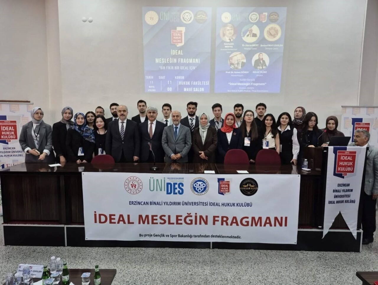 Erzincan’da “İdeal Mesleğin Fragmanı” söyleşisi düzenlendi. Erzincan Binali Yıldırım Üniversitesi