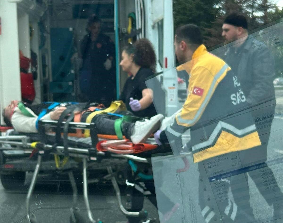 Erzincan’da Tofaş marka otomobil ile motosikletin çarpışması sonucu meydana gelen