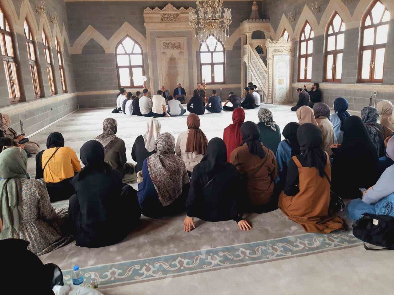 Erzincan Müftülüğü Diyanet Gençlik Hizmetlerinin başlatmış olduğu “Erzincan’da Üç Vakit