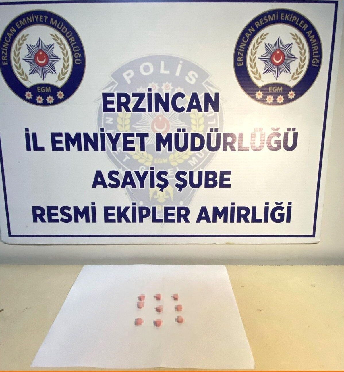 Erzincan’da polis ekiplerince gerçekleştirilen aramada uyuşturucu madde ele geçirildi. Erzincan