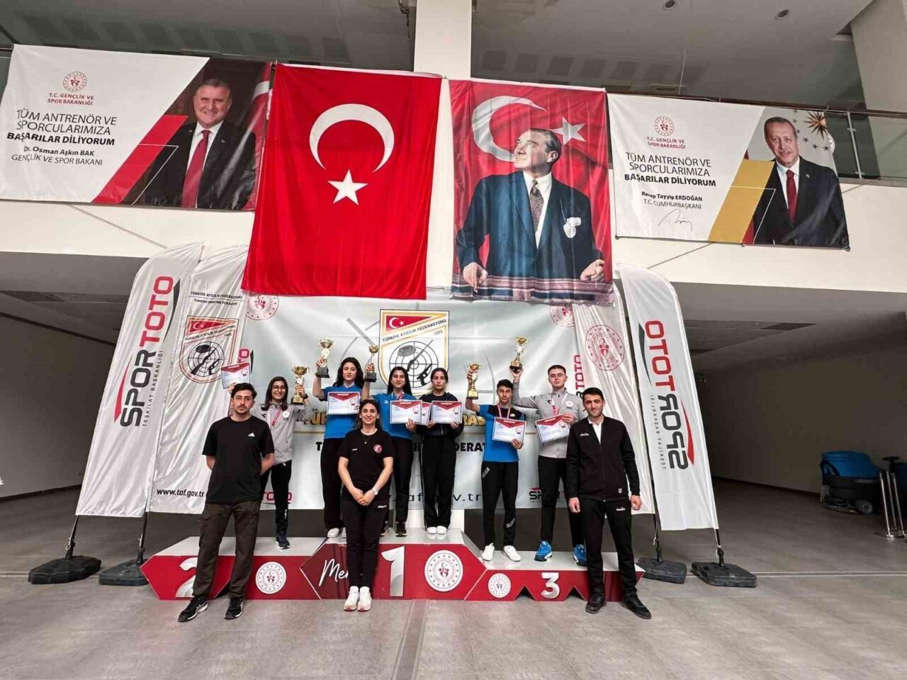 Erzincanlı atıcılar Mersin’deki Okul Sporları Türkiye Şampiyonası’ndan 5 madalya ile
