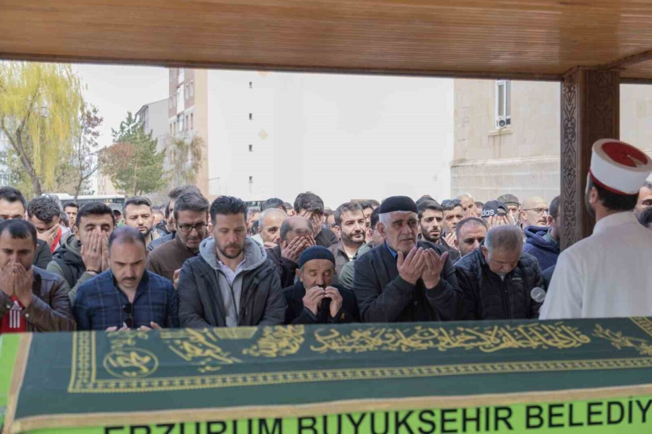 Önceki gün kalp krizi sonucu hayatını kaybeden Erzurum GSİM Şoförlerinden