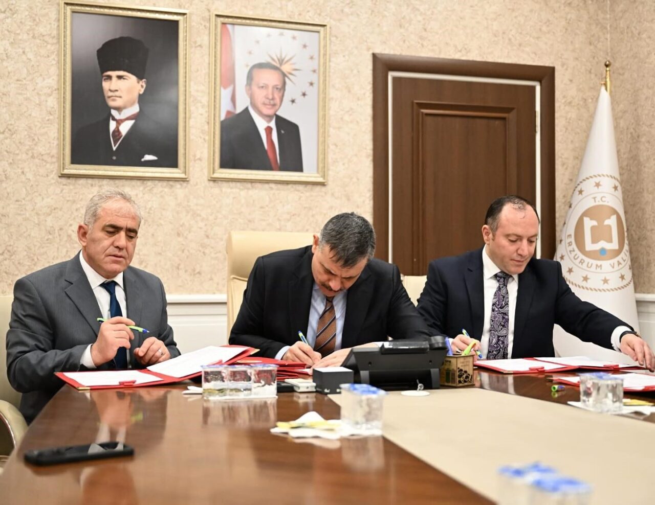 Erzurum Valisi Mustafa Çiftçi, kente kazandırılacak iki yeni okul projesi