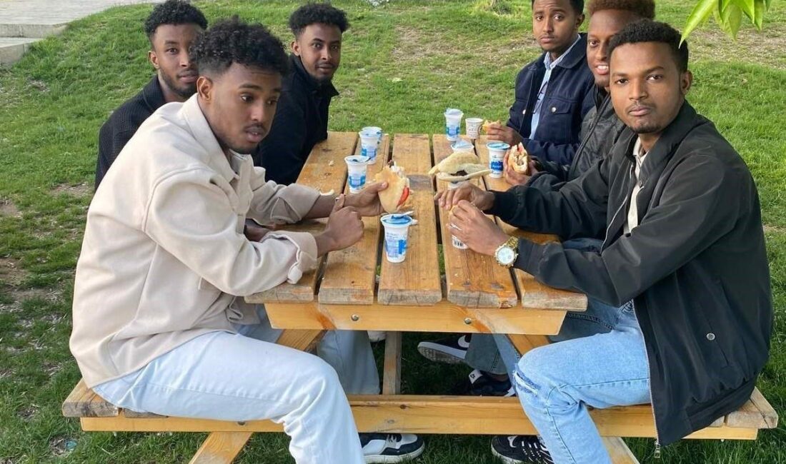 Erzincan Binali Yıldırım Üniversitesi öğrencileri, manevi danışmanlar ve İl Müftü