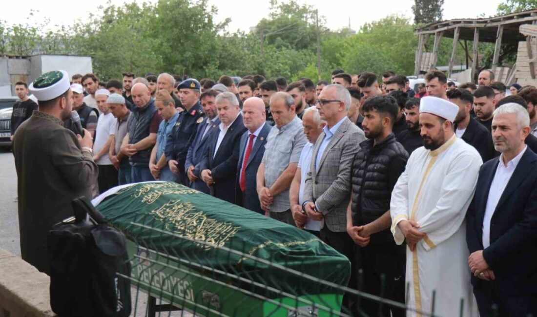 Kocaeli’nin Gebze ilçesinde beton mikseri ile çarpışması neticesinde geçirdiği motosiklet