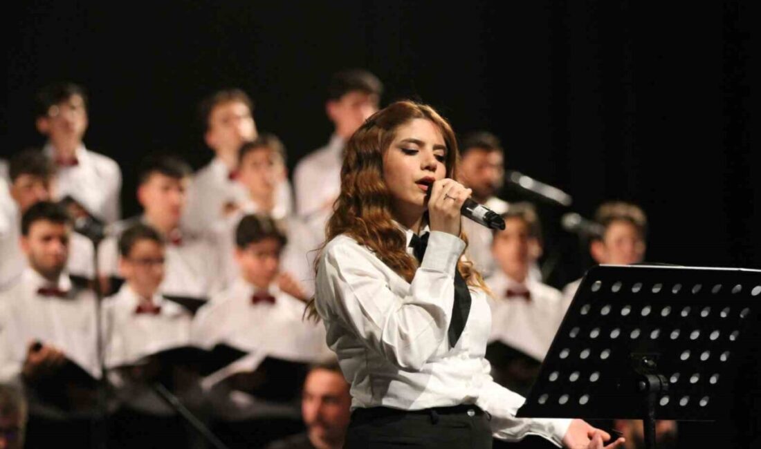 Erzurum Necmettin Erbakan Fen Lisesince düzenlenen Türk halk müziği konseri