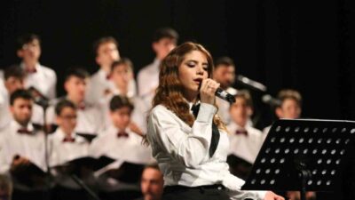 Erzurum Necmettin Erbakan Fen Lisesince düzenlenen Türk halk müziği konseri