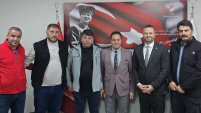 Kazım Karabekir Stat Müdürü Zafer Ala ile stat personeli TFF