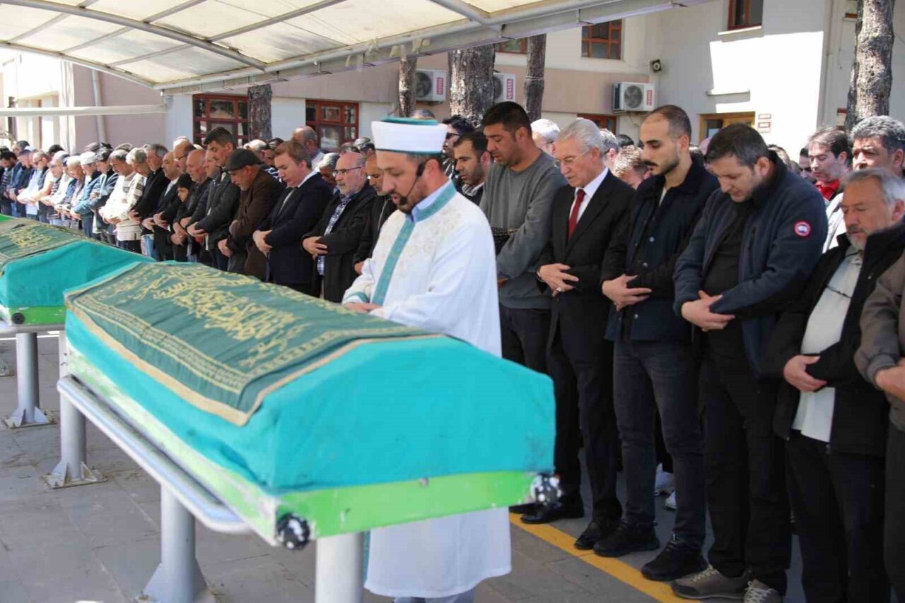 Erzincan’da vefat eden gazeteci Selçuk Özdemir’in babası Cemalettin Özdemir, son