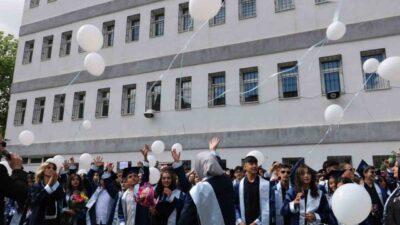 Erzurum’un Yakutiye ilçesindeki Gazi Ahmet Muhtar Paşa Ortaokulu’nda (GAMPO) mezun